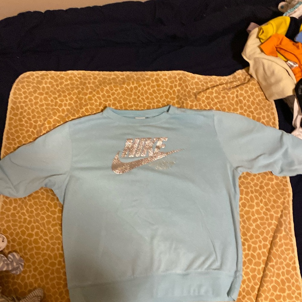 Nike sweater size small